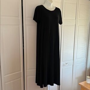 Everyday Black Midi Dress with Short Sleeves